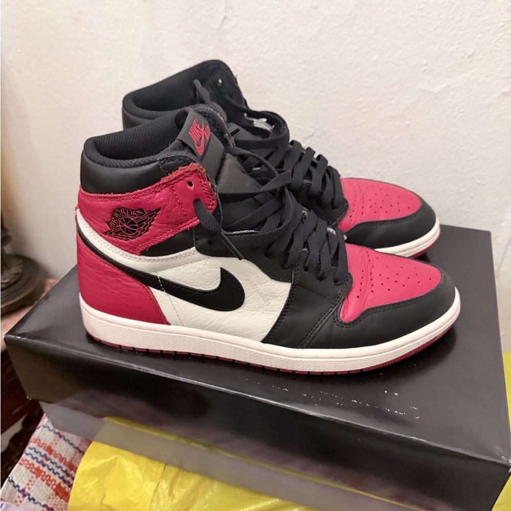 Nike Women's Black, Red, and White Sneakers